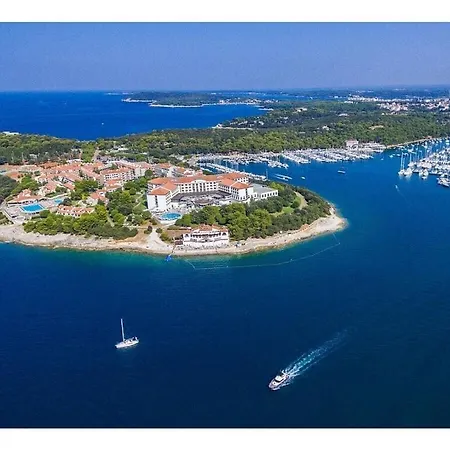 Zoya 2km Hotel Ližnjan