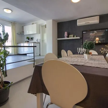 Zoya 2km Hotel Ližnjan