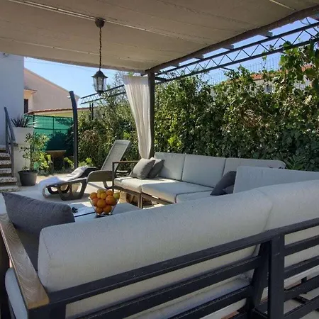 Zoya 2km Hotel
